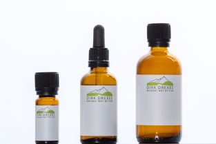 Drei braune Glasflaschen mit verschiedenen Verschlüssen - für Ihr private Label